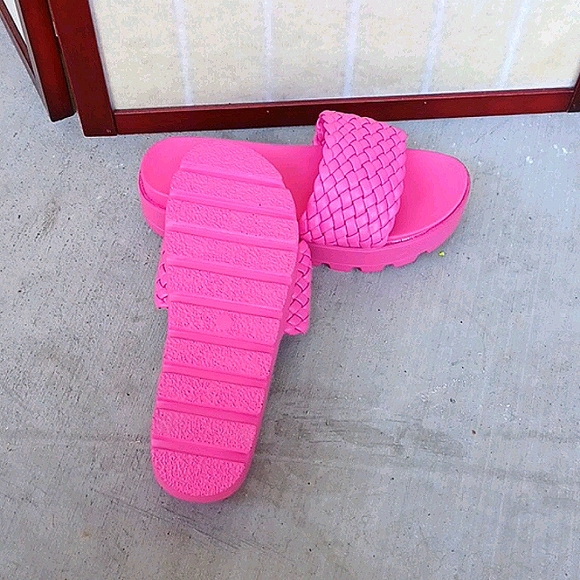 Vegan Platform Sandals - Picture 6 of 11